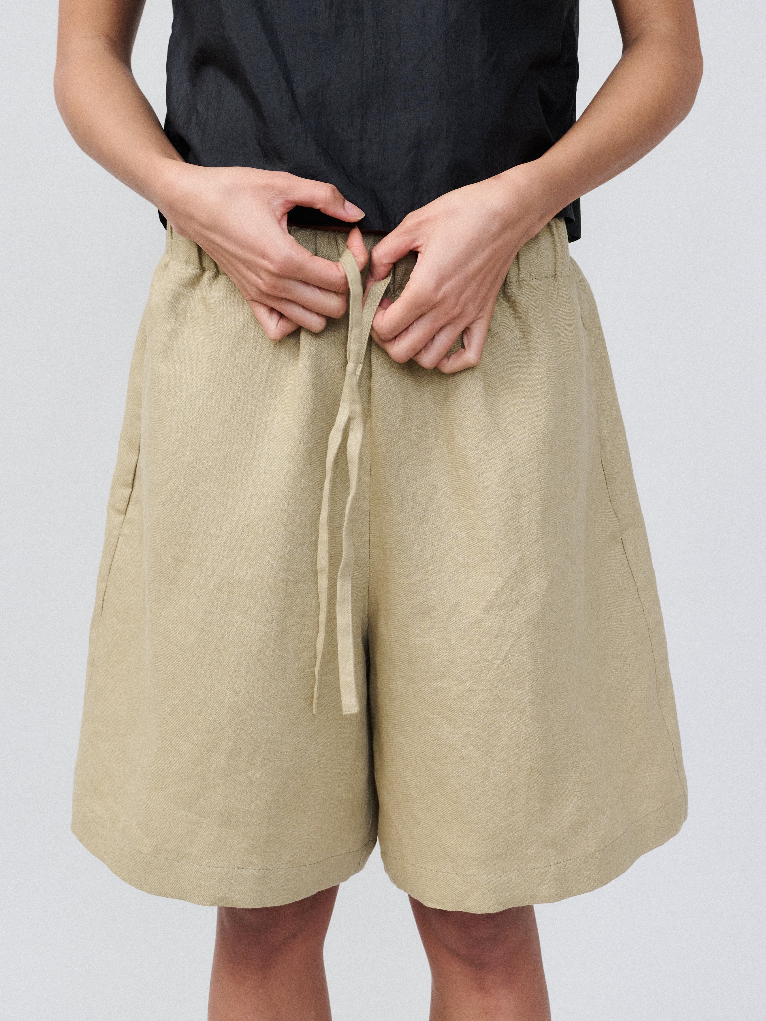 Flowy Shorts – Linen Khaki