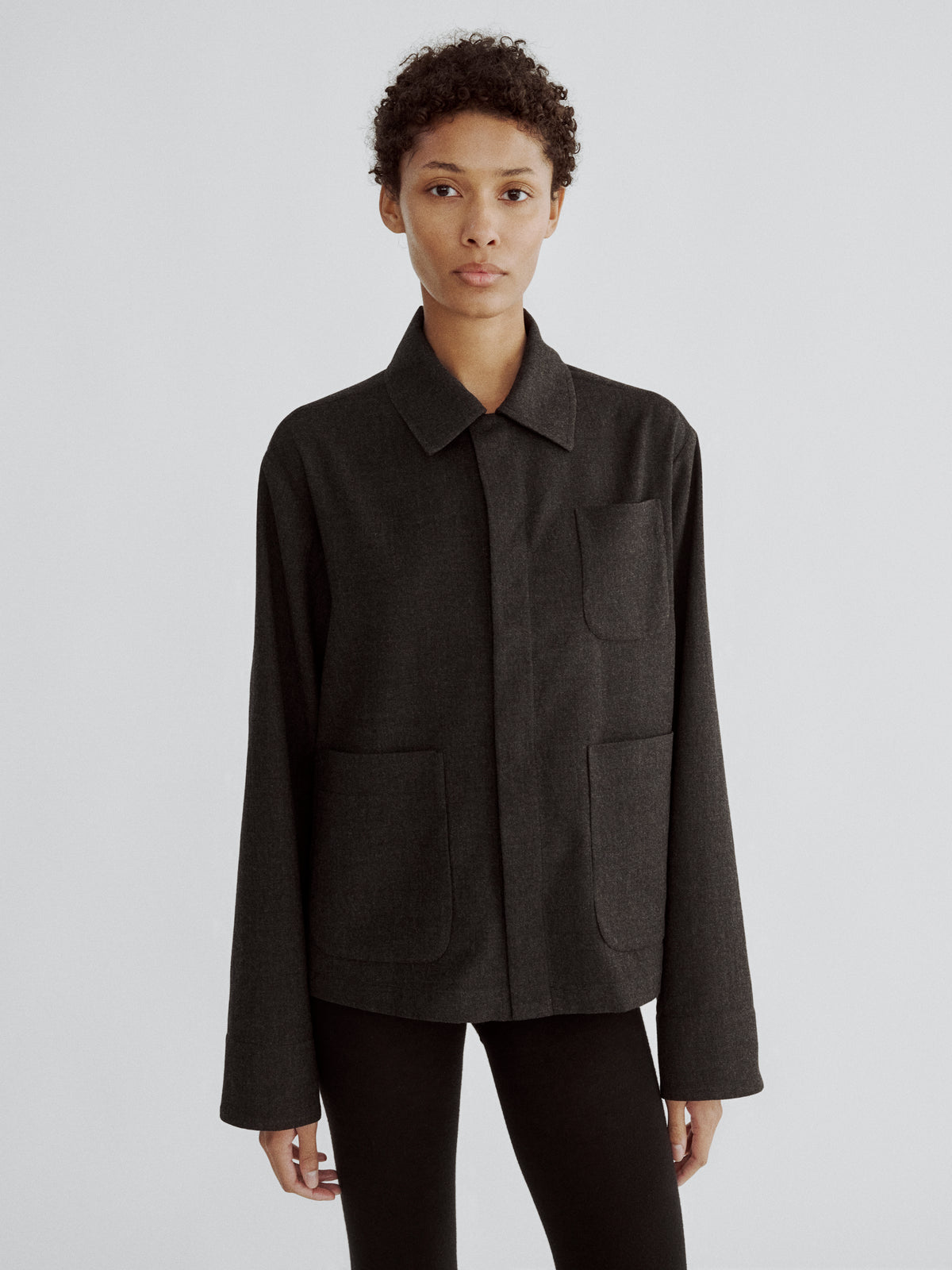 LAFINE Set Jacket in Onyx lightweight wool. Designed by Yvonne Koné. Made in Italy.