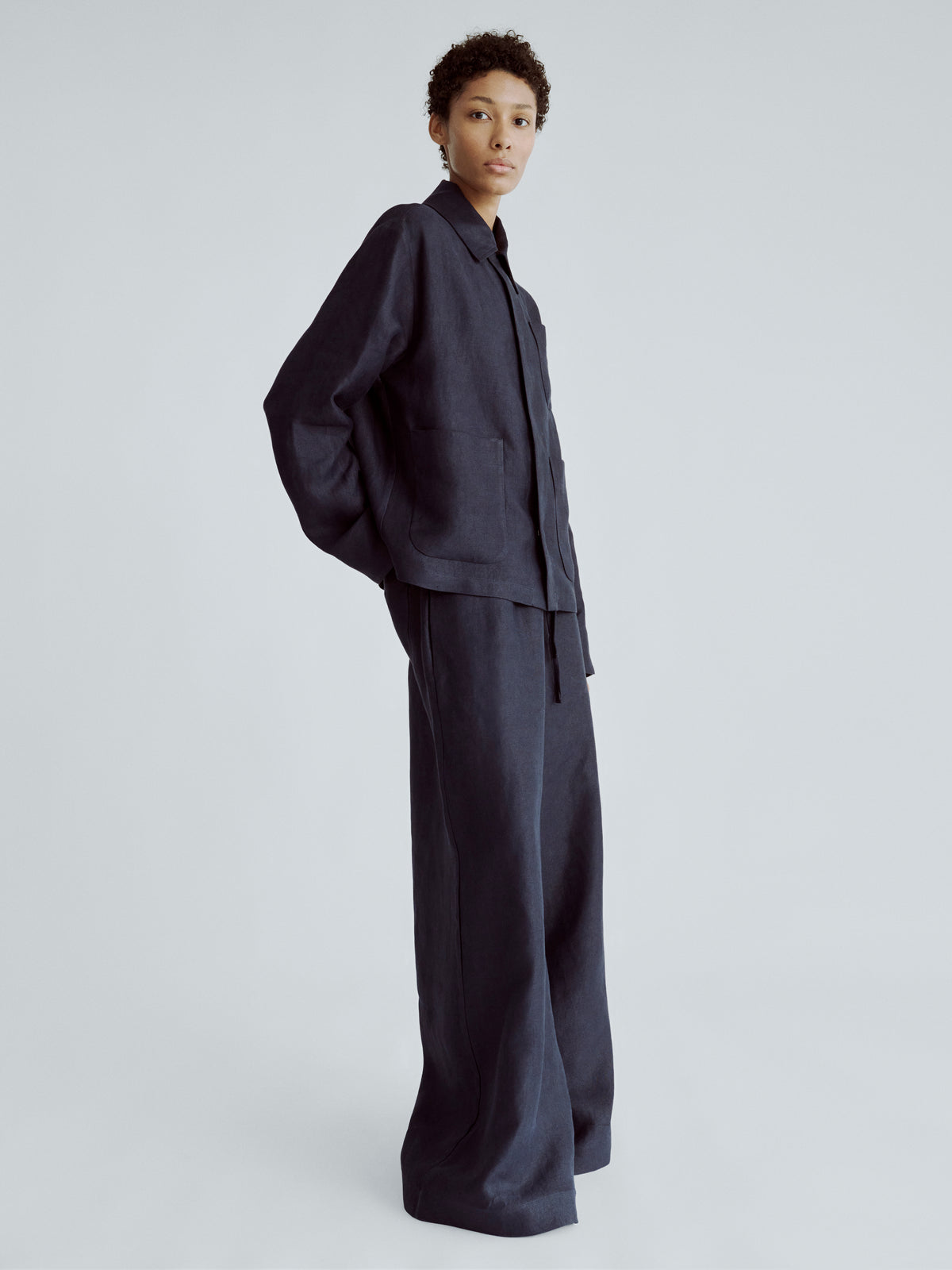 LAFINE Flowy Pants in Deep Blue linen. Designed by Yvonne Koné. Made in Italy.