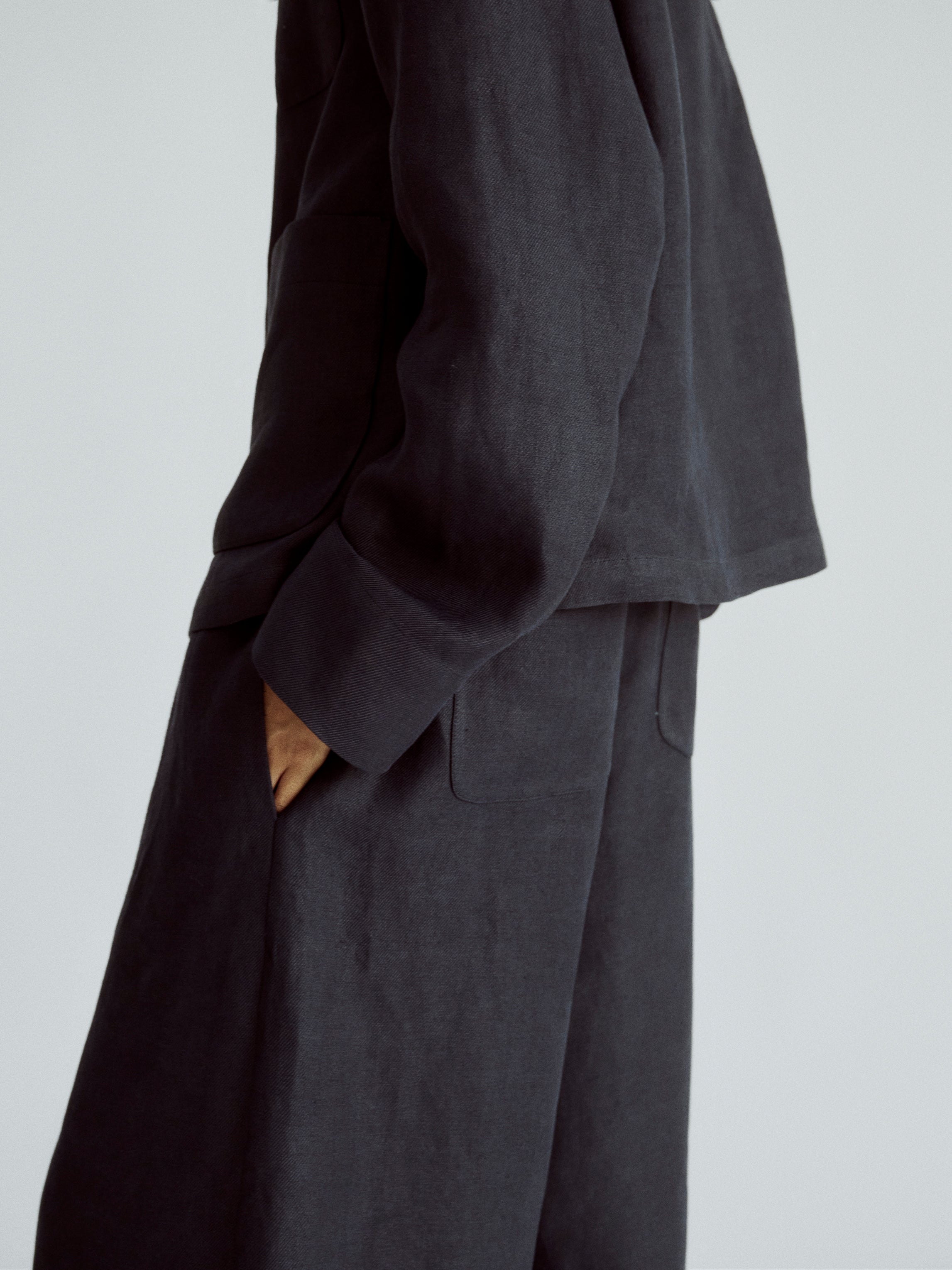 LAFINE Set Jacket in Deep Blue linen. Designed by Yvonne Koné. Made in Italy.